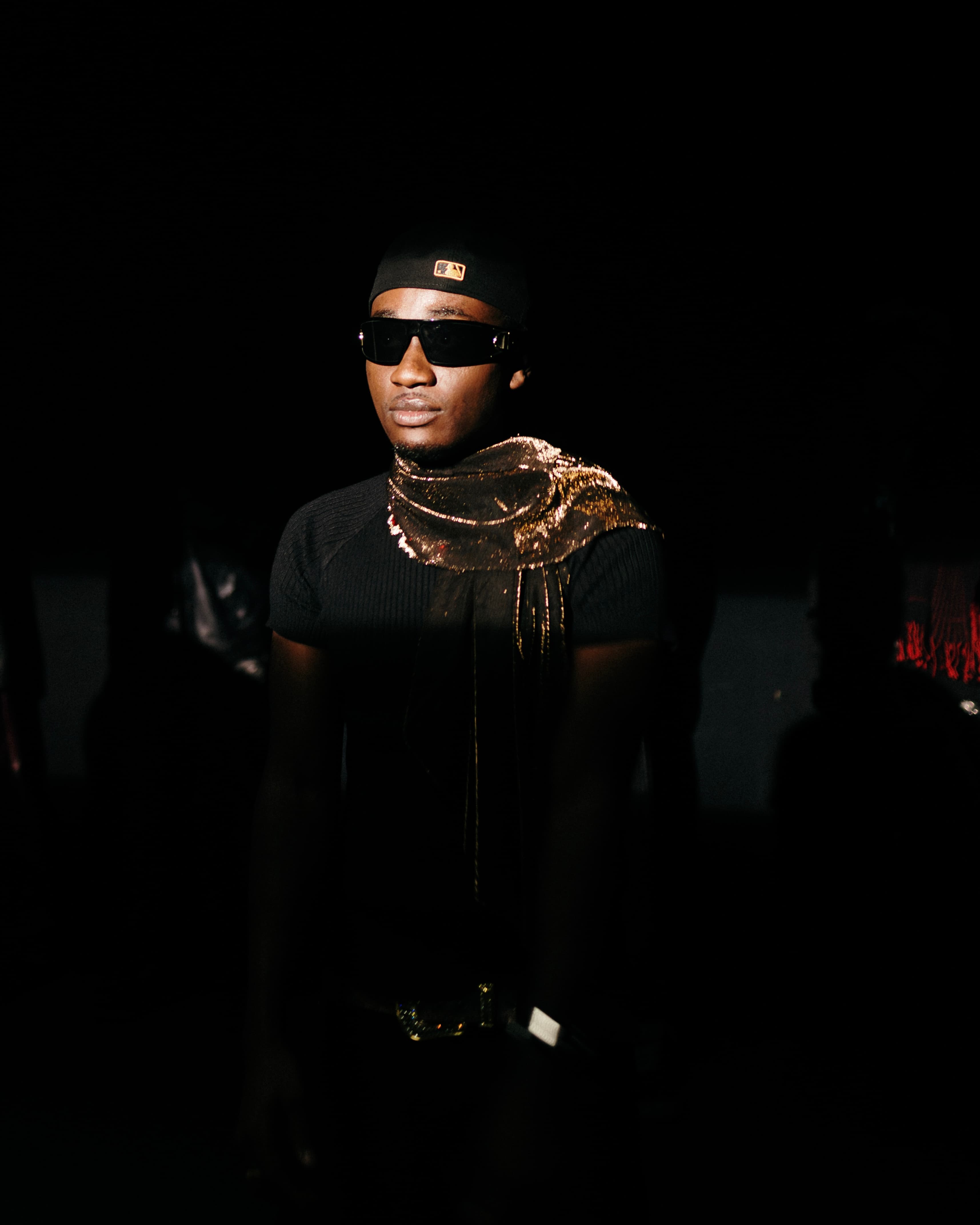 Backstage / Gold